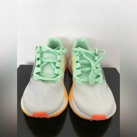 Size 10 Womens Nike ZoomX Ultrafly Trail Running Shoes White Green DZ0489-102 - Picture 3 of 8